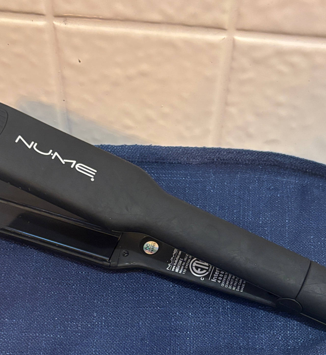 NuMe Megastar Hair Straightener