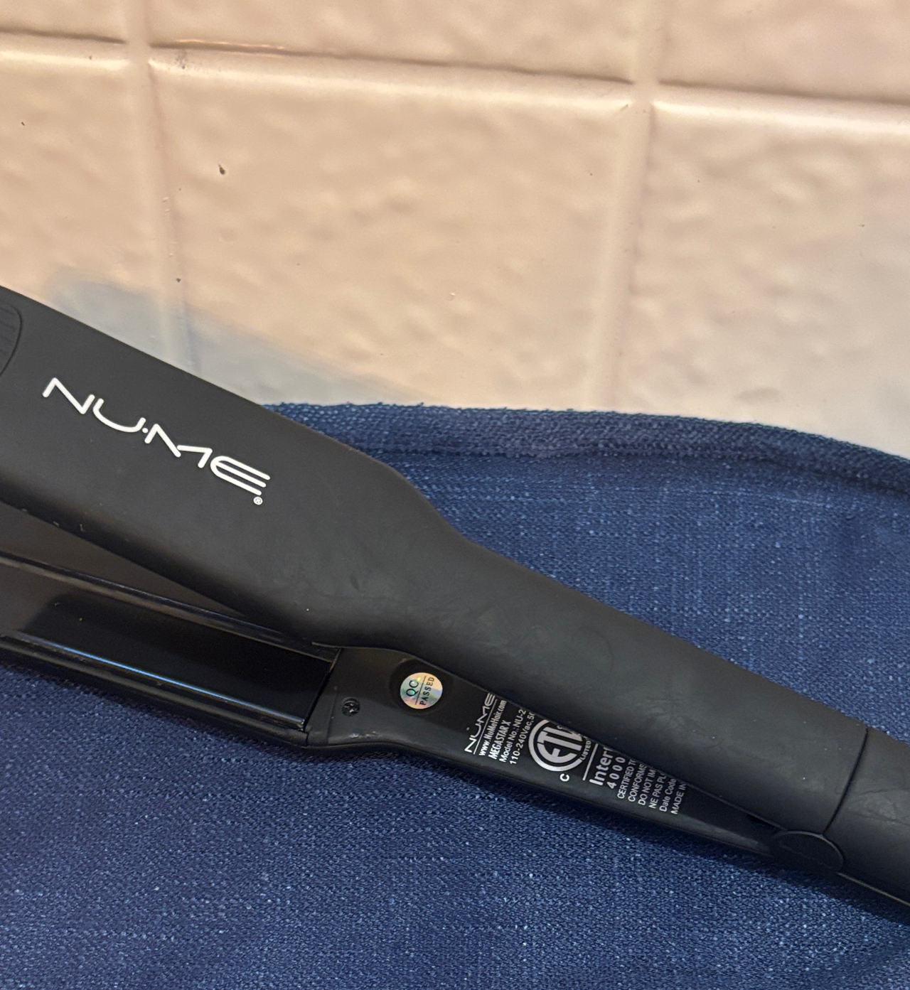 NuMe Megastar Hair Straightener
