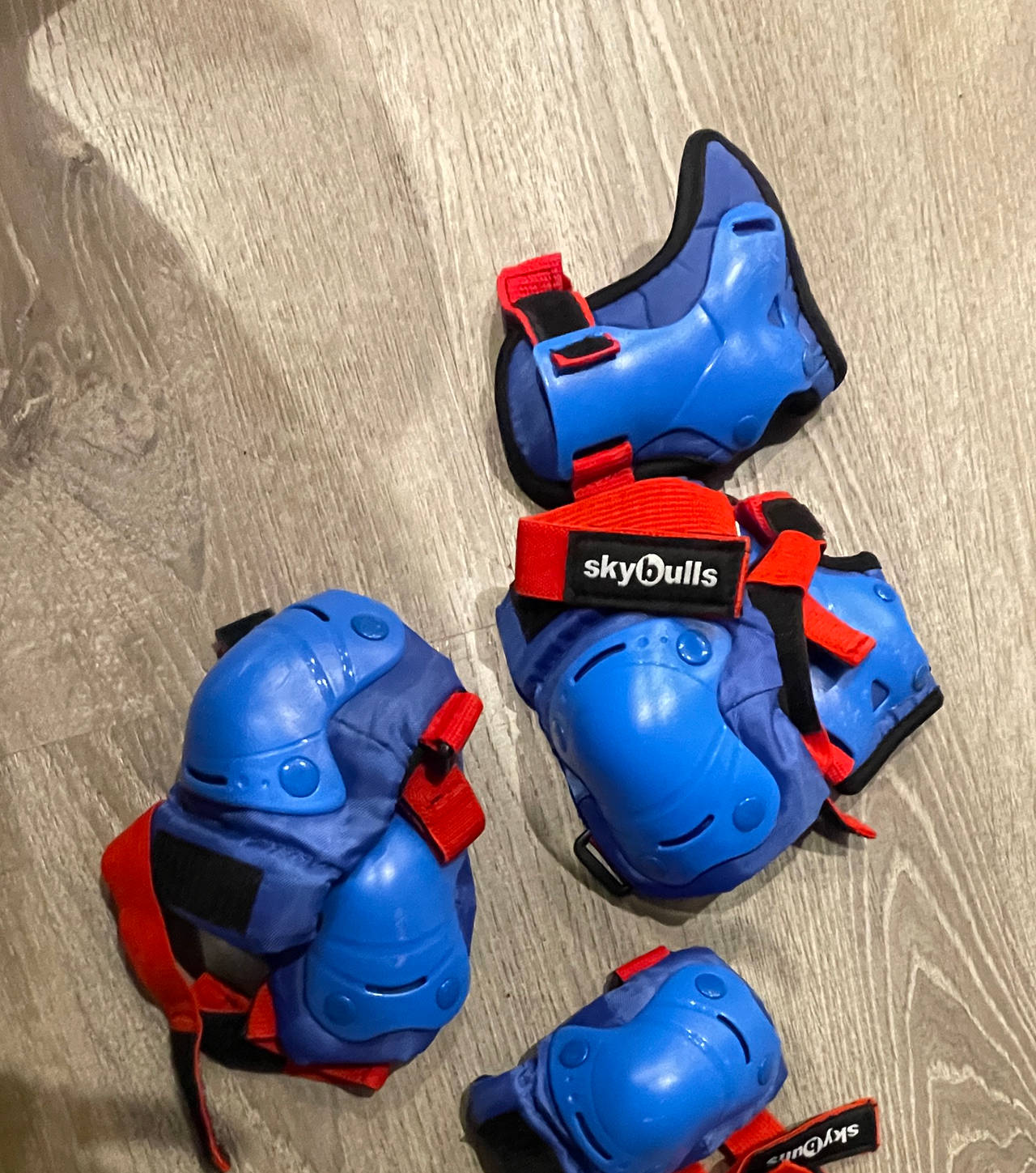 Skybulls Kids Knee Elbow Pads and Wrist Guards Set