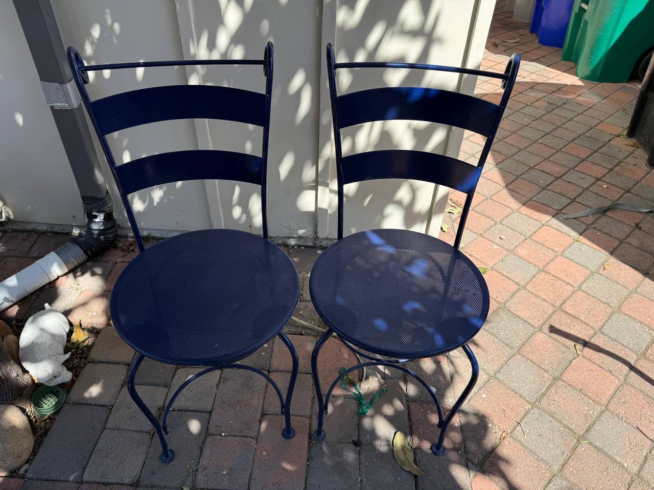 Navy Blue Wrought Iron Mesh Bistro Chairs (Pair)