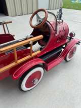 American Retro 1932 Ford Fire Truck Pedal Car - Image 2