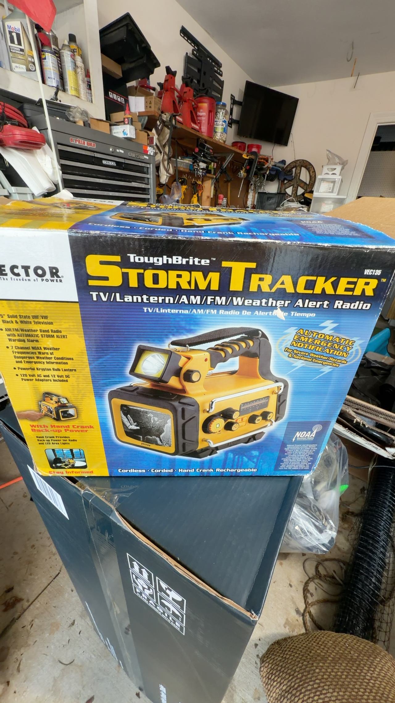Vector VEC135 ToughBrite Storm Tracker Radio