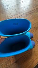 Crocs Kids' Handle It Finding Dory Rain Boot kids size 3 like new - Image 2