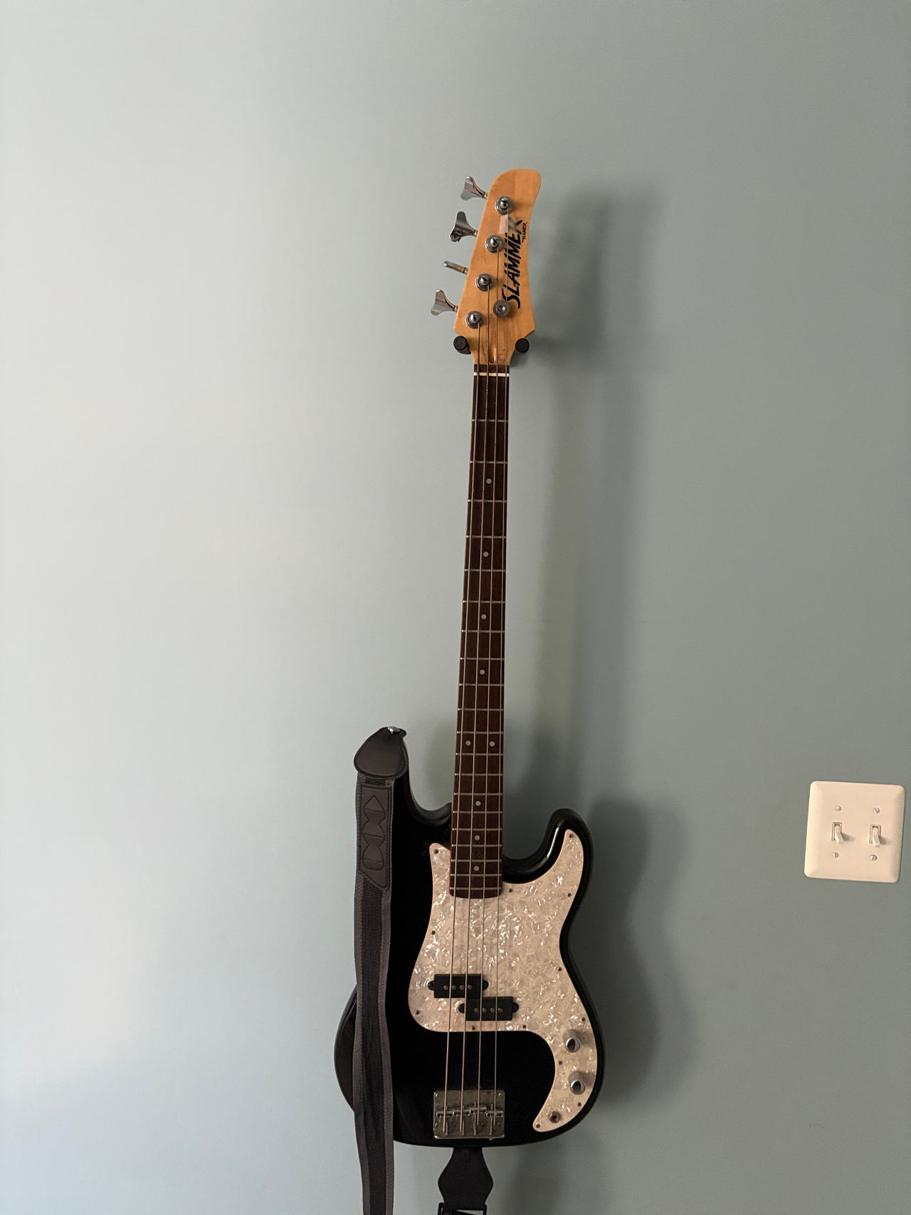 Squier Affinity Series Precision Bass