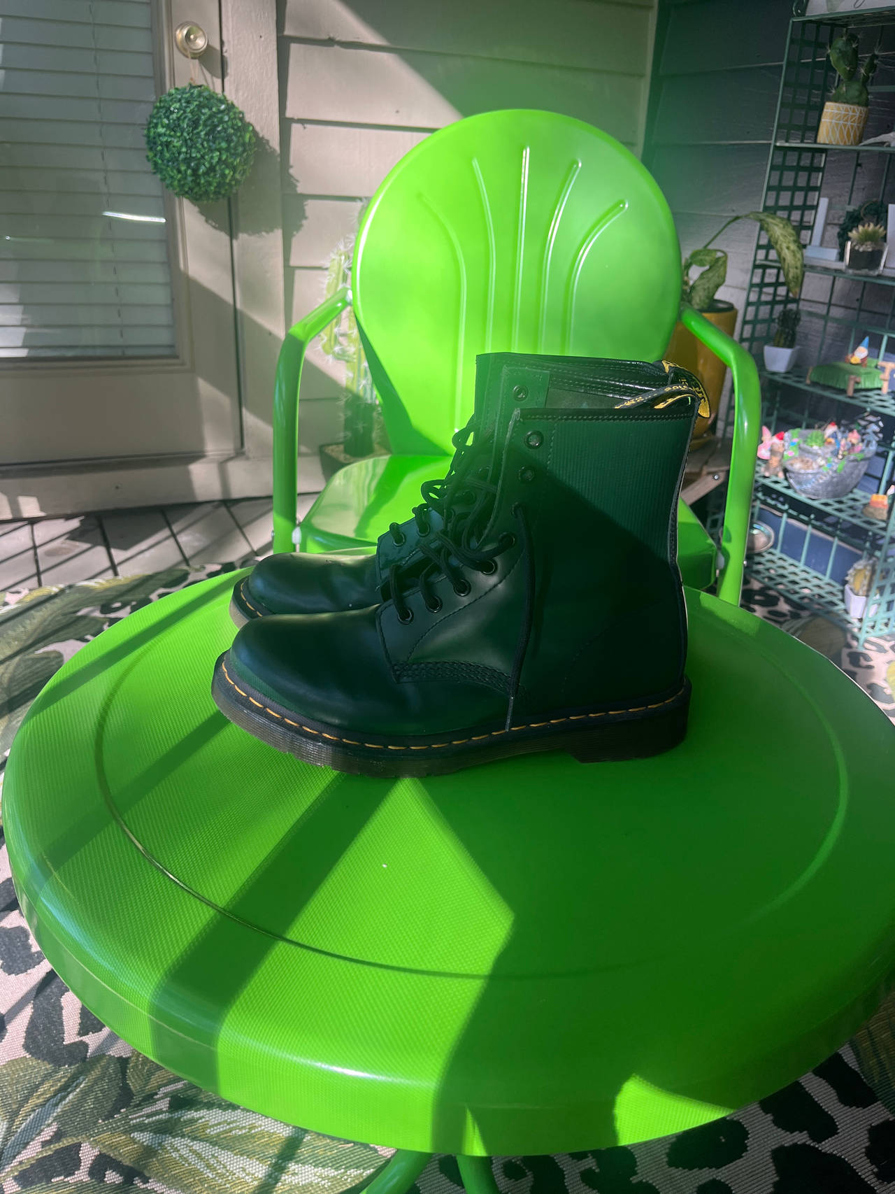 Dr. Martens 1468 W Smooth Leather Dark Green Lace Up Boots US 9