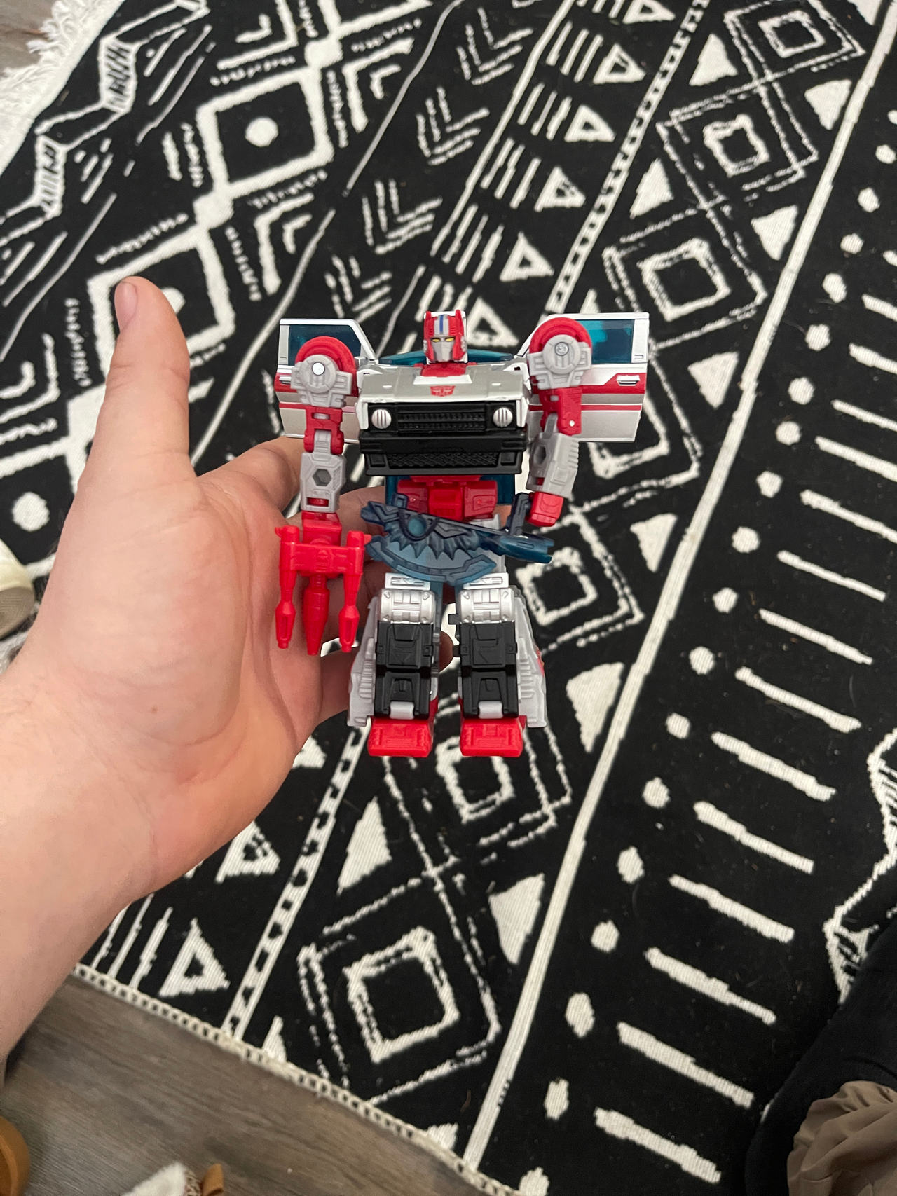 Transformers Generations War for Cybertron: Earthrise Autobot Smokescreen