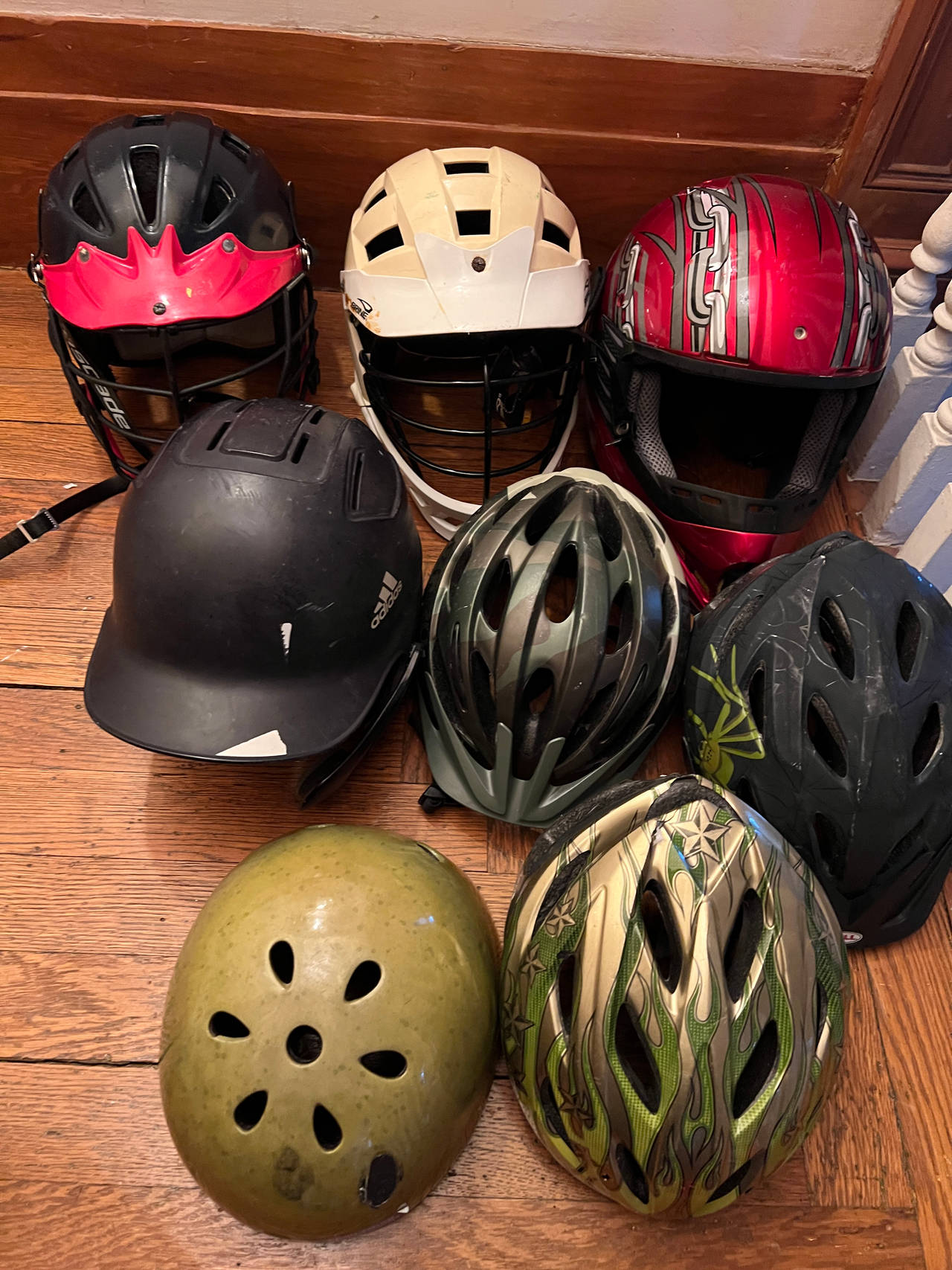 Lot Baseball, Lacrosse, other Kids Sport Helmets