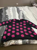 3 XL 4 XL Black Sweater with Pink Rose Print - Image 4