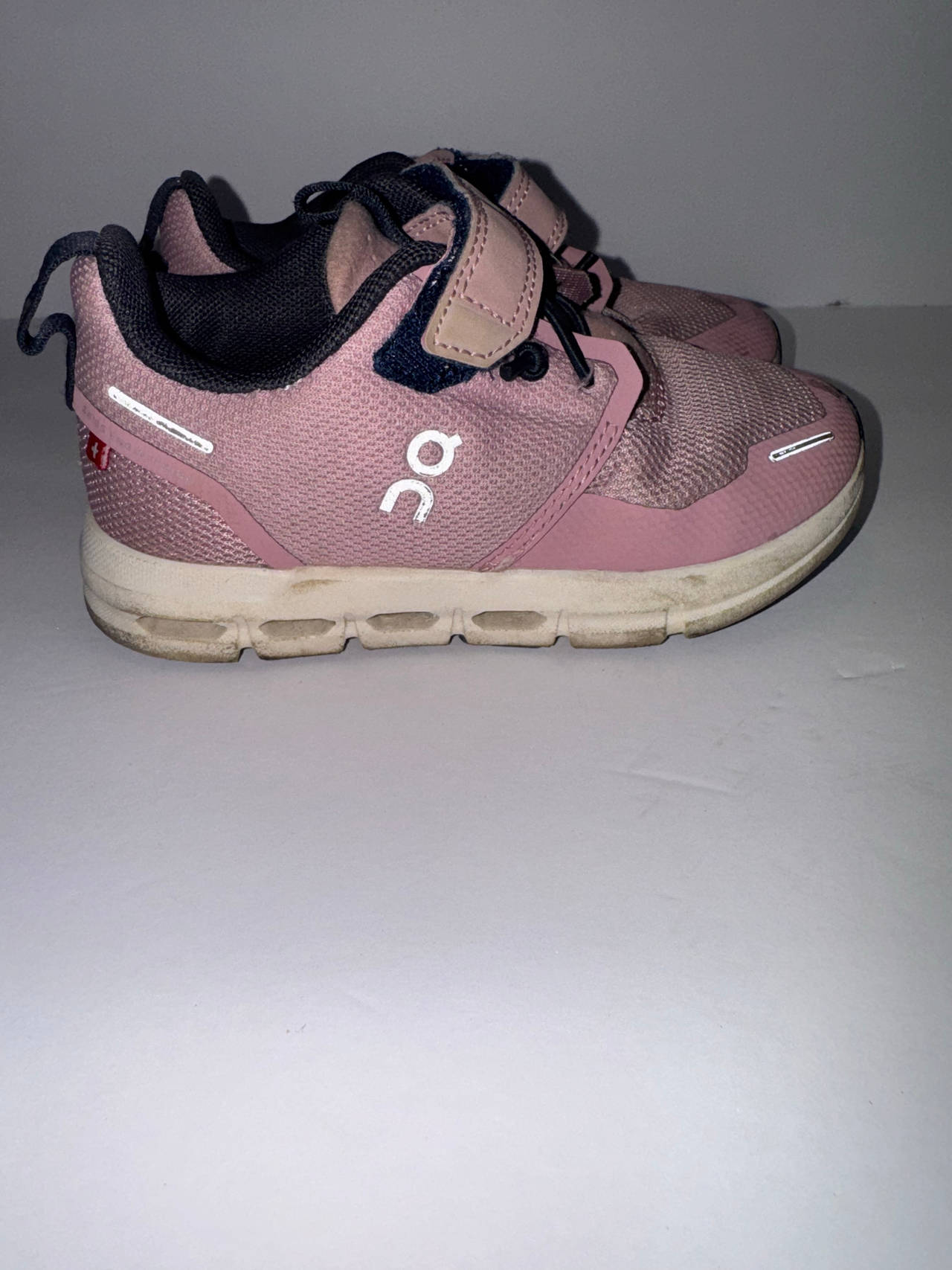 On Cloud Kids Shoes size 10.5