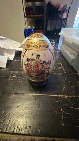 Vintage Satsuma Style Porcelain Egg with Wooden Stand - Image 5