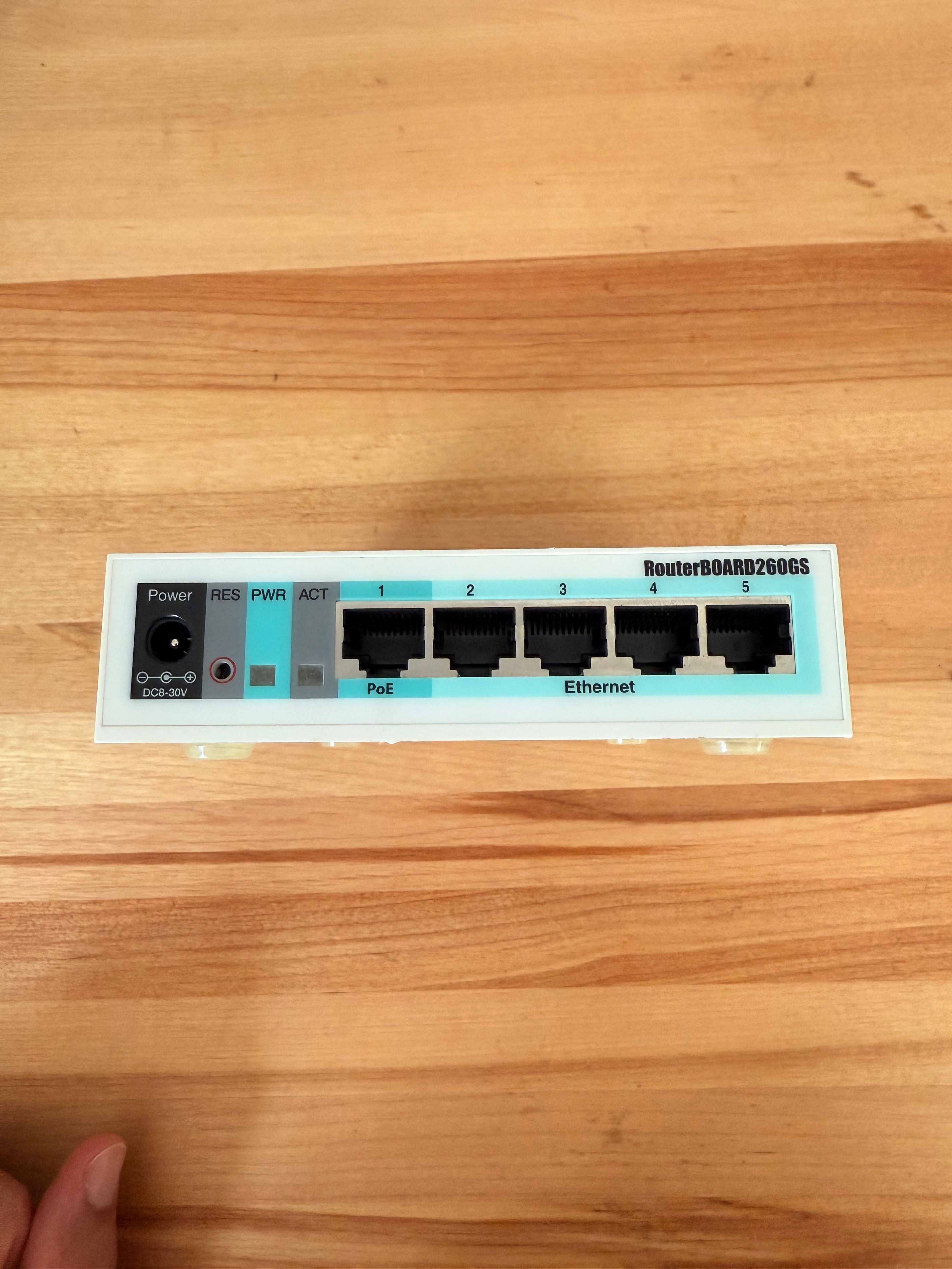 MikroTik RouterBOARD 260GS - Image 3