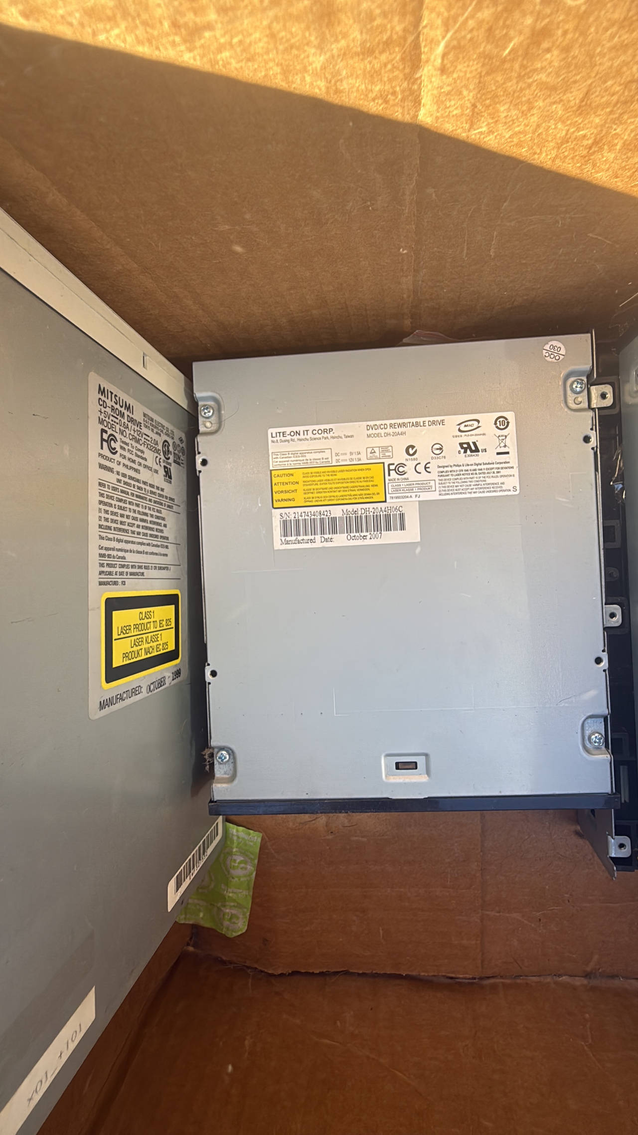 Lite-On DVD/CD Rewritable Drive iHAS124-04