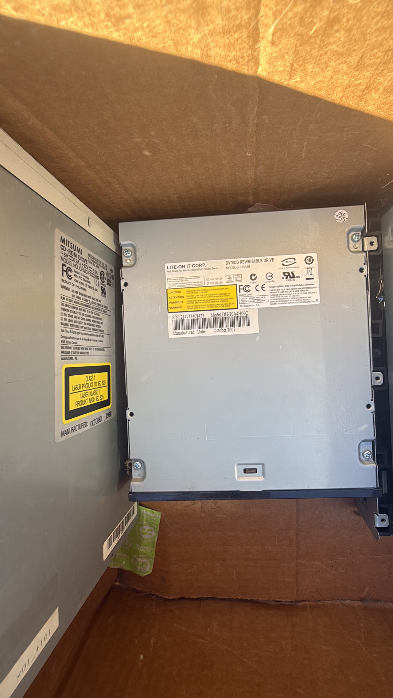 Lite-On DVD/CD Rewritable Drive iHAS124-04