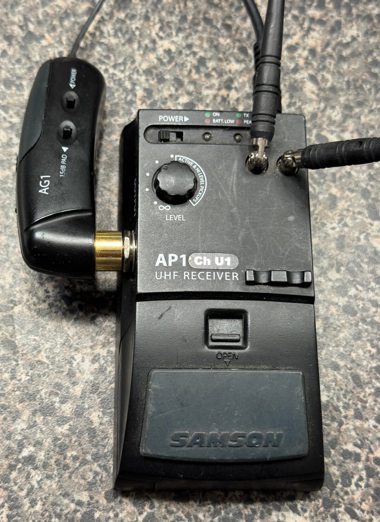 Samson AirLine AP1 UHF Receiver with AG1 Transmitter
