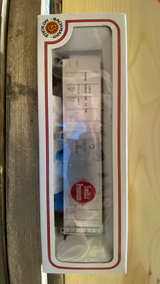Bachmann HO Scale Swift's Premium 51' Steel Reefer Car - Image 1