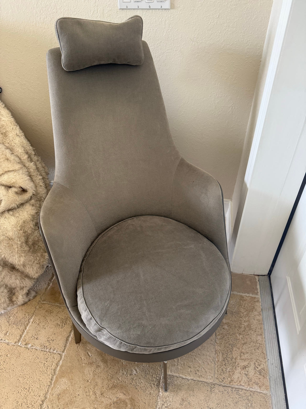 Modern Swivel Lounge Chair