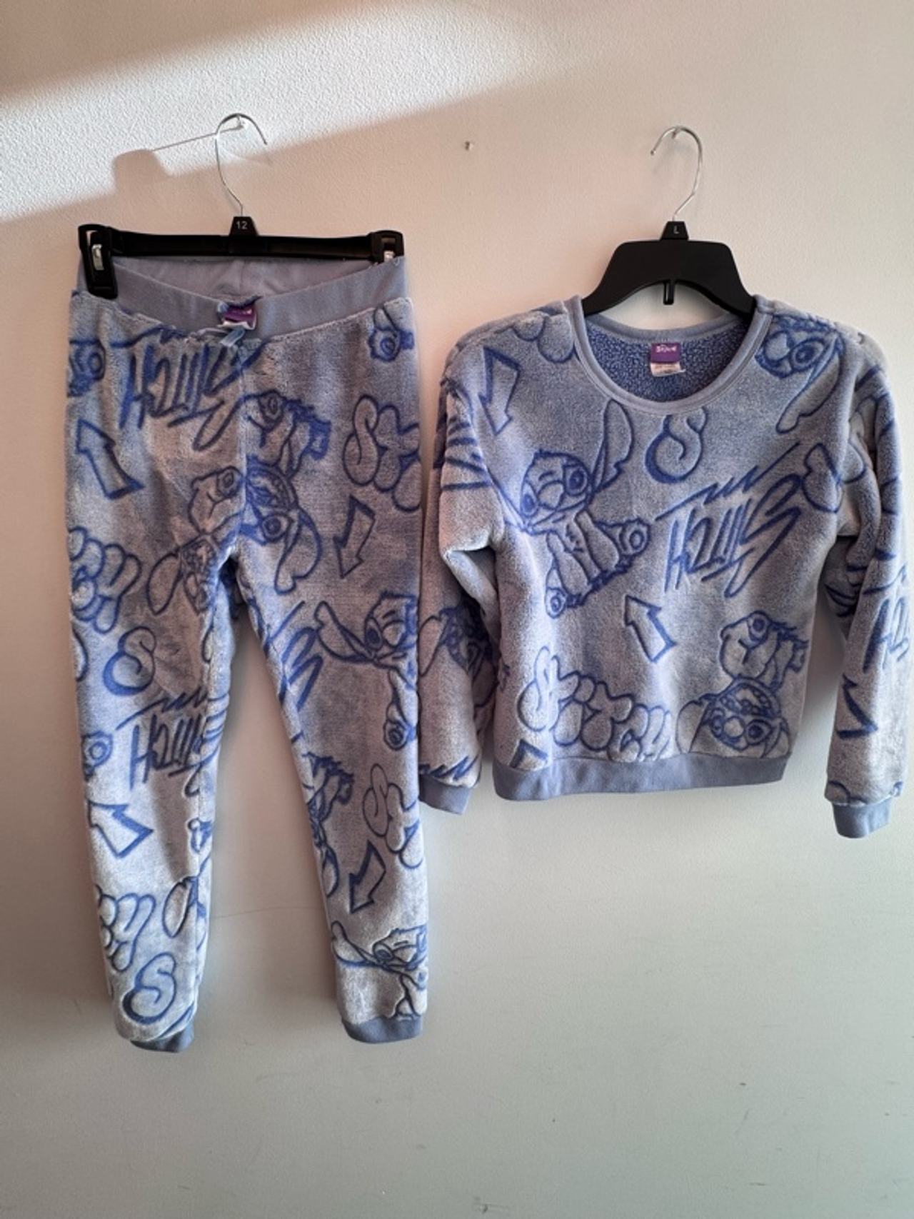 Disney Stitch Plush Fuzzy Fleece Pullover Sweatshirt and Pants Set (10/12)