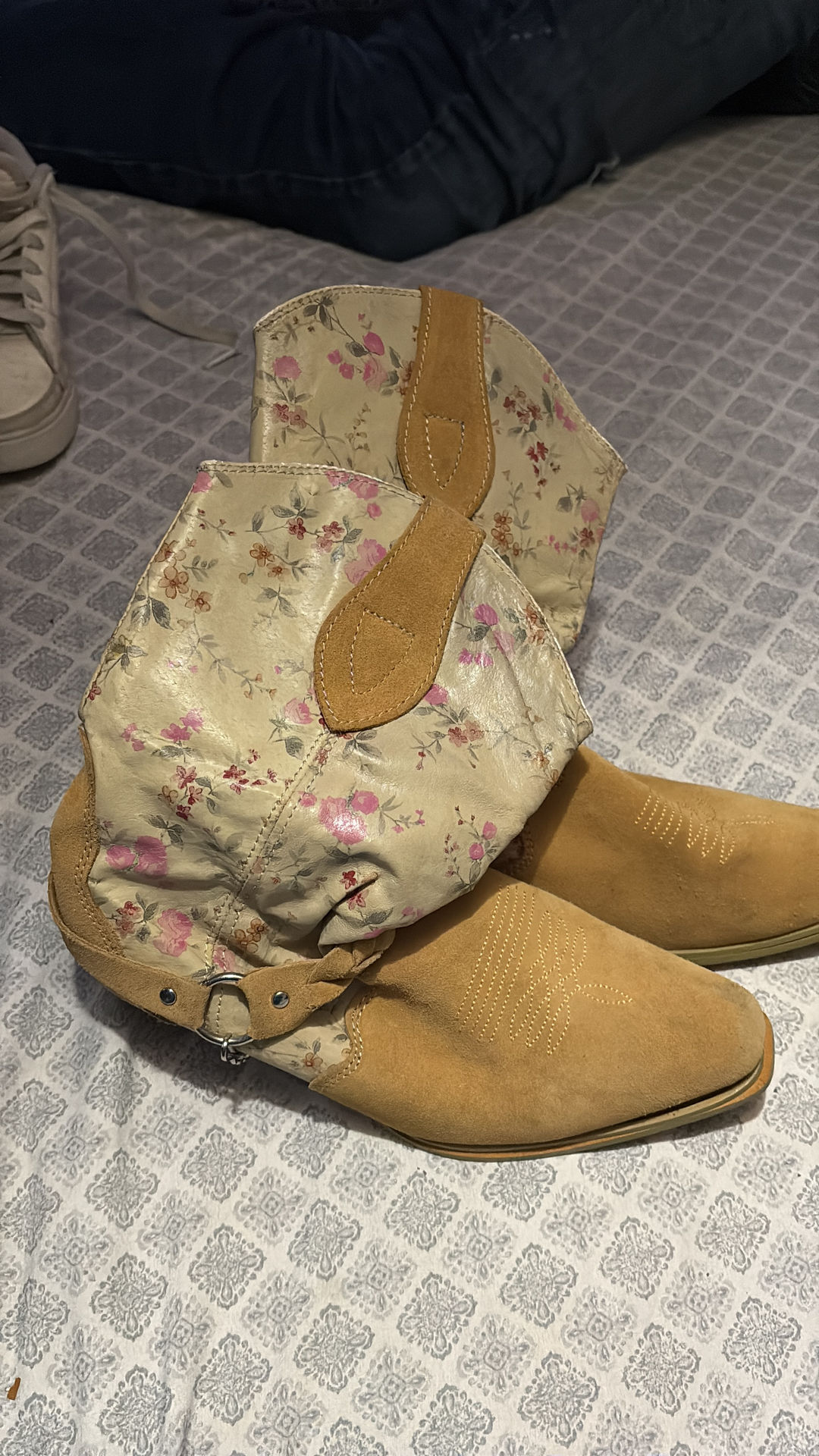 Dingo Floral Slouch Cowboy Boots size women’s 6M