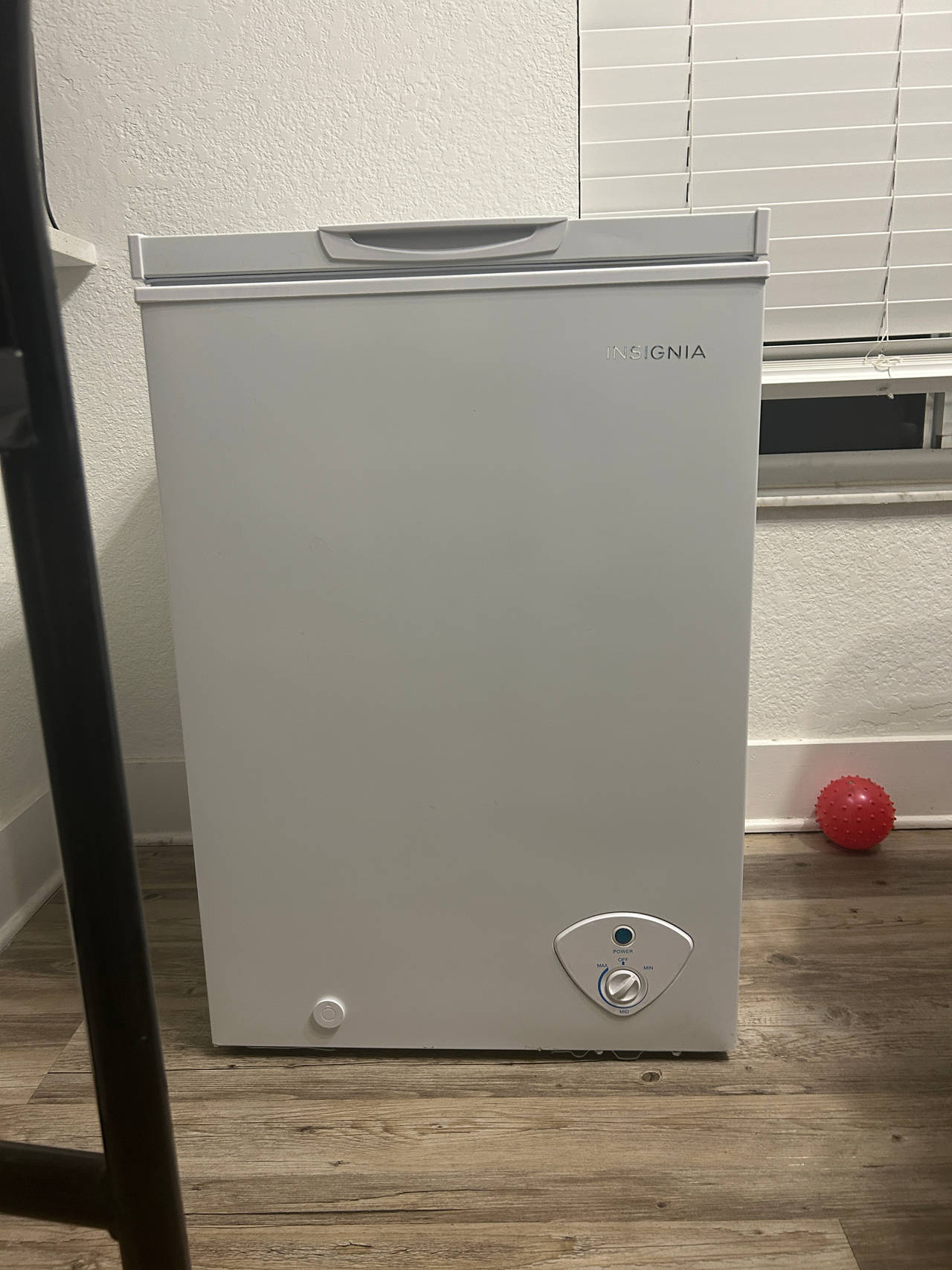 Insignia Chest Freezer