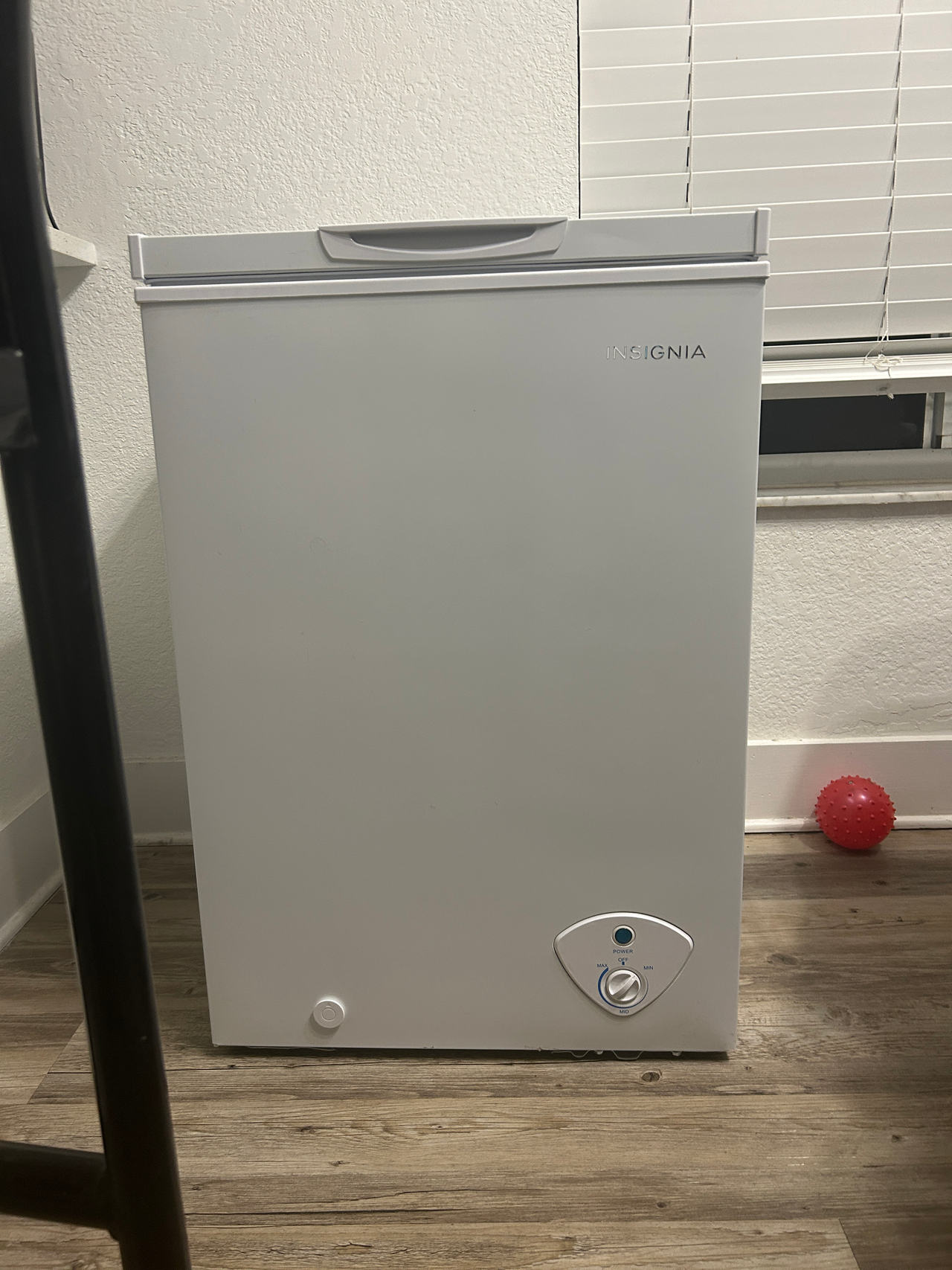 Insignia Chest Freezer