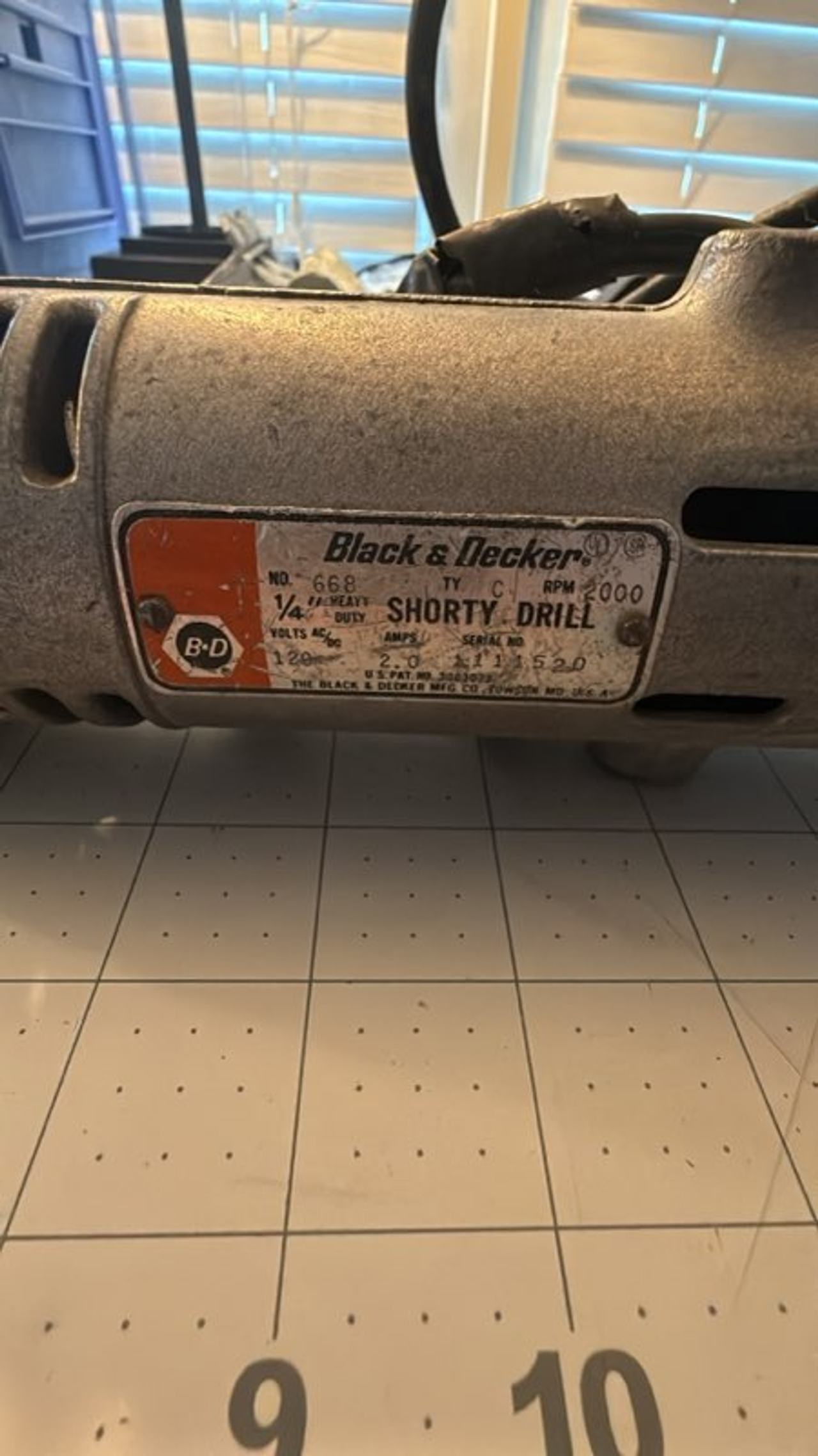 Black & Decker 668 1/4" Heavy Duty Shorty Drill