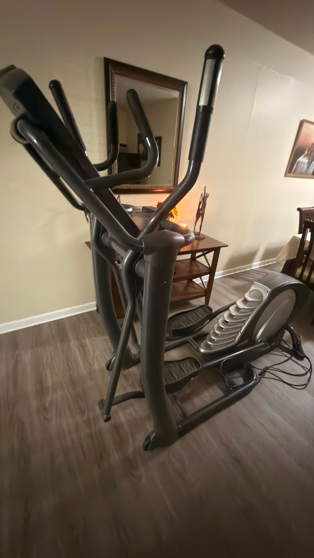 Elliptical trainer 