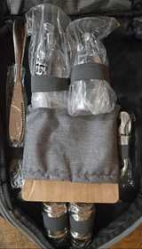 Mr. and Mrs. 22L Insulated Picnic Backpack with 2+Champagne Flutes - Image 4