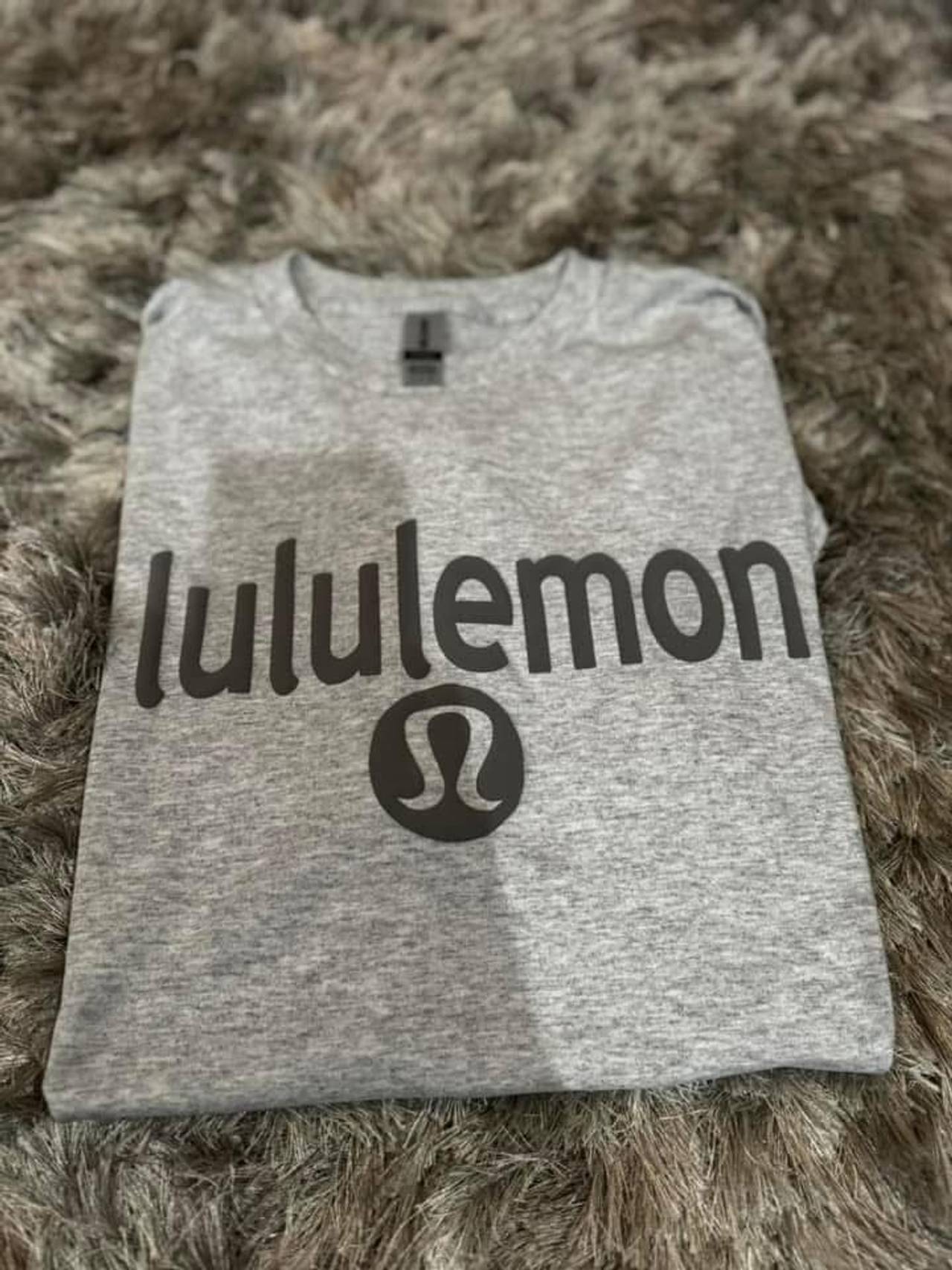 Lululemon T-Shirt