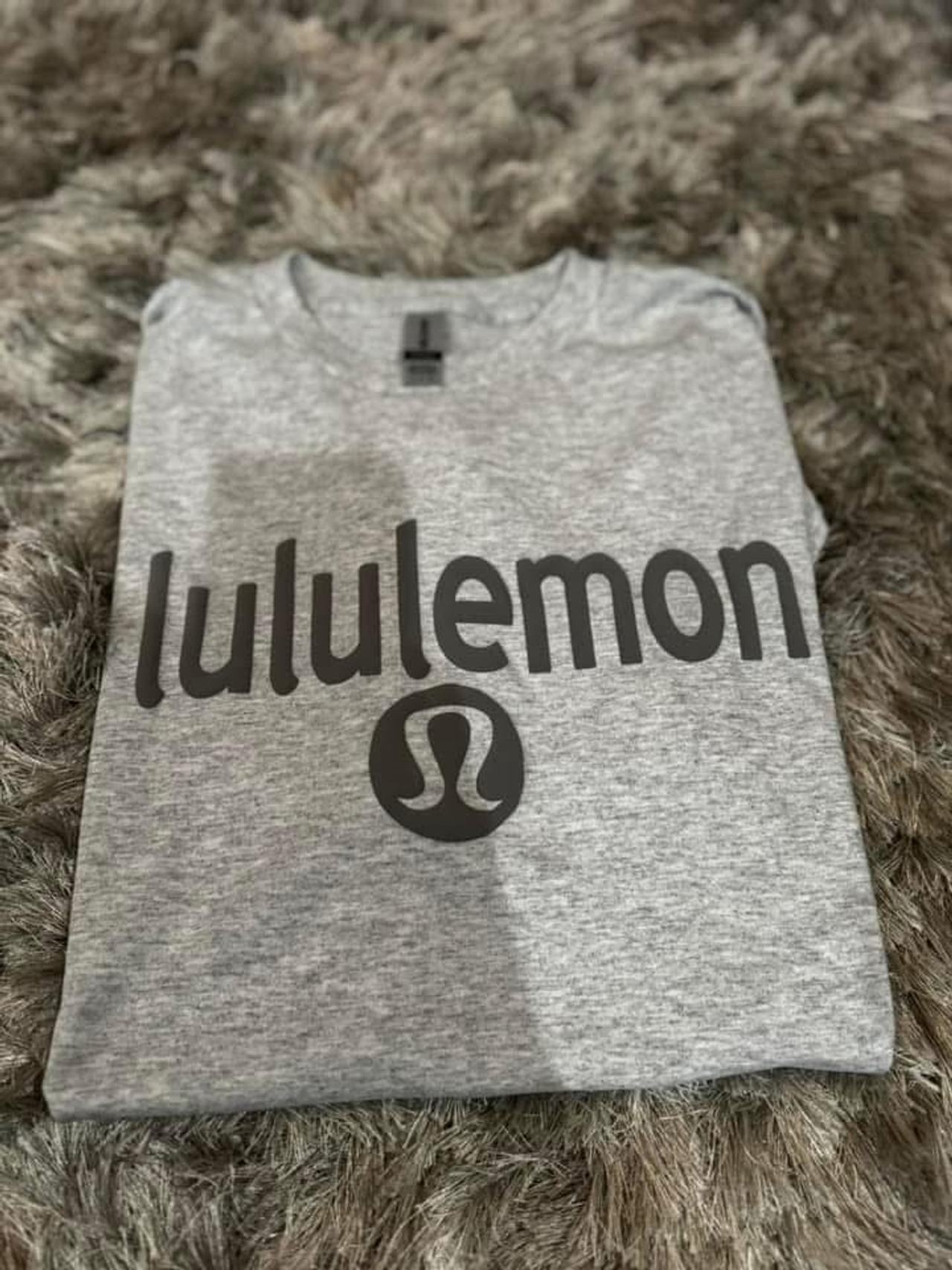 Lululemon T-Shirt