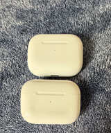 Apple AirPods Pro (2nd Generation) - Image 2