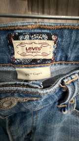 Levi's Women's Mid Rise 515 Capri Jeans size 2P - Image 2