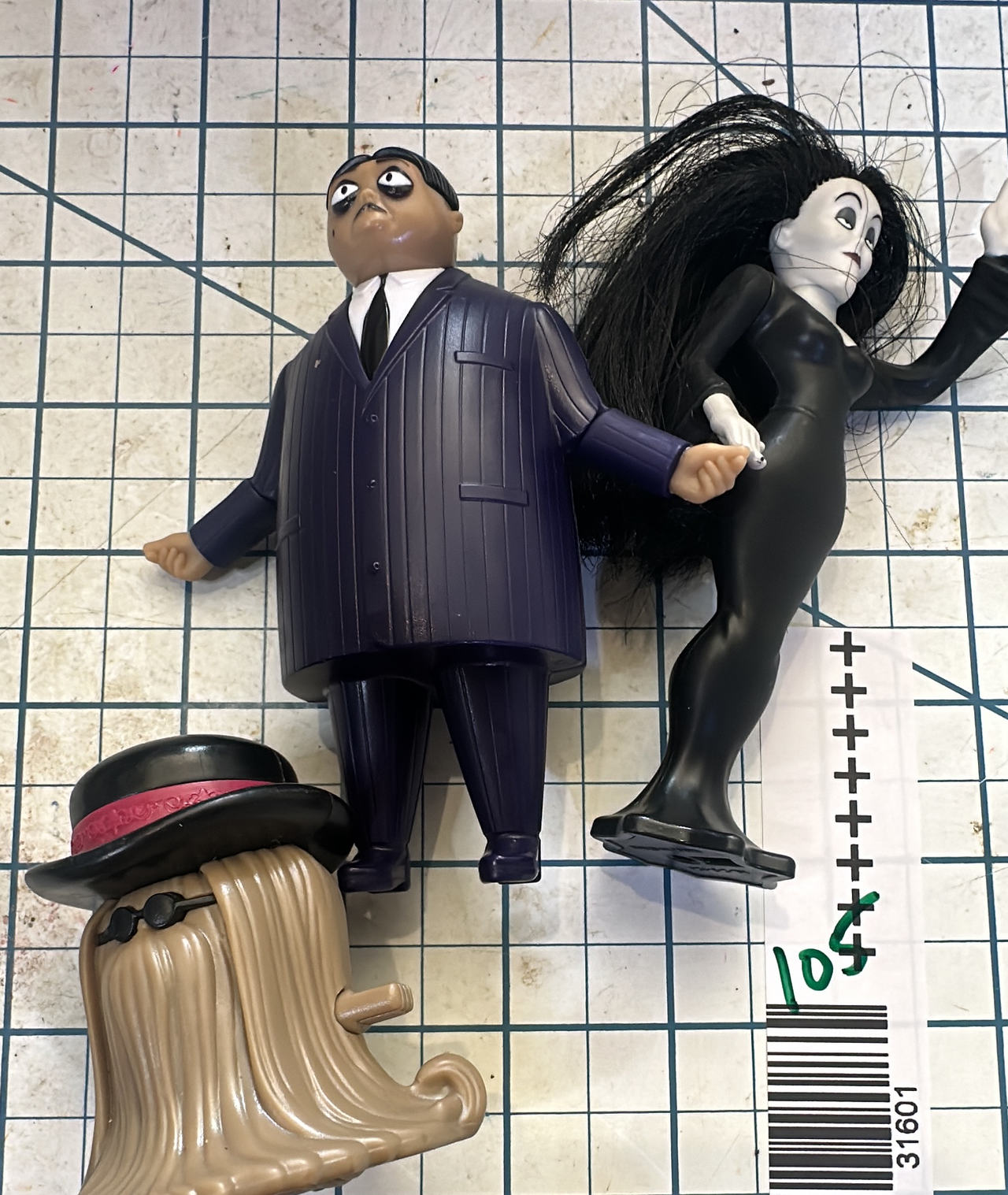 The Addams Family vtg figure bundle Gomez, Mortician, Cousin It 3 pcs