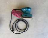Makita Corded Finishing Sander - Image 4