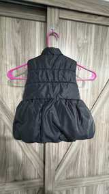 Calvin Klein Girls Logo Tape Puffer Vest 3T - Image 2