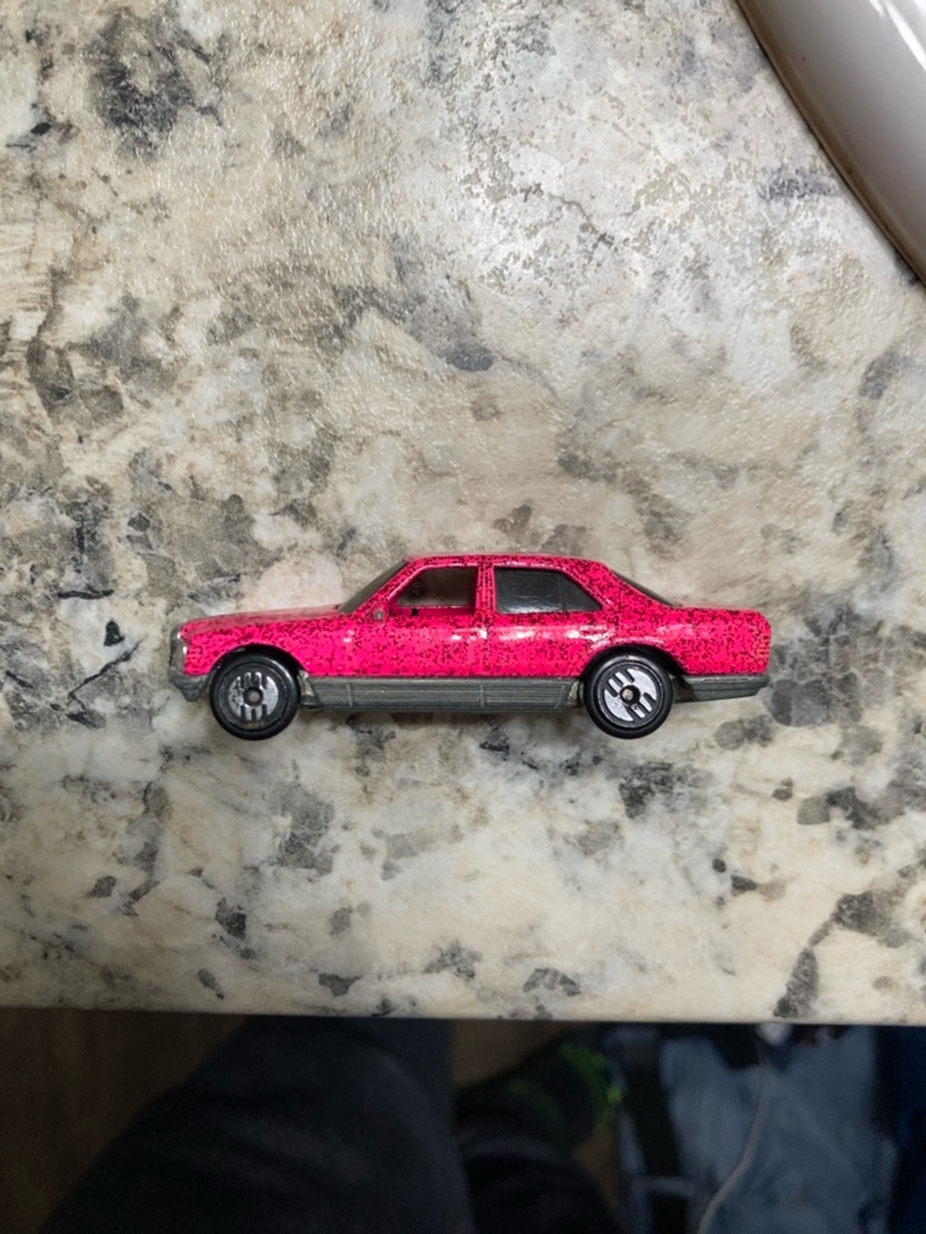 Hot Wheels Mercedes 380 SEL Pink Glitter