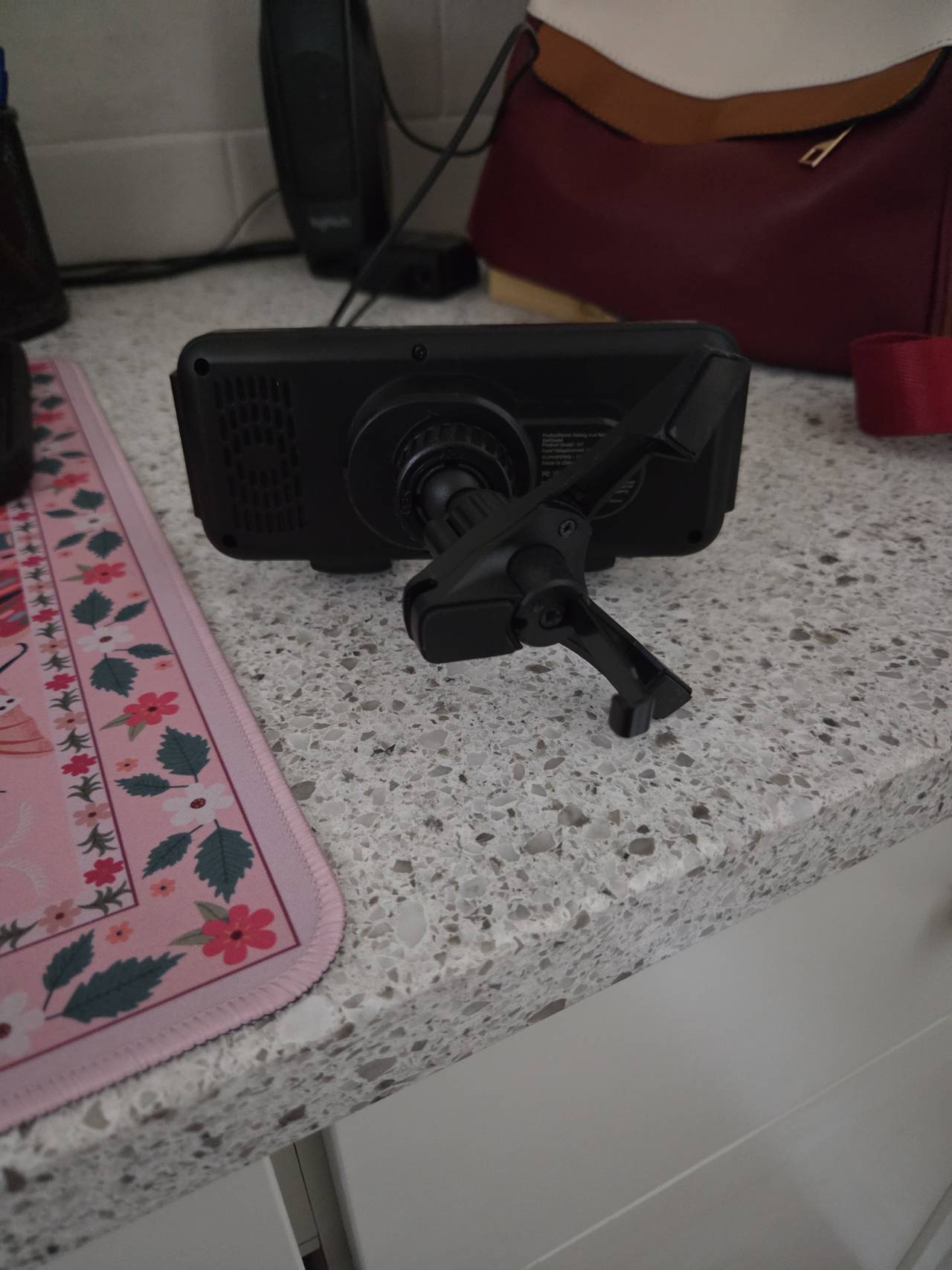 Automatic Clamping Wireless Car Charger Mount