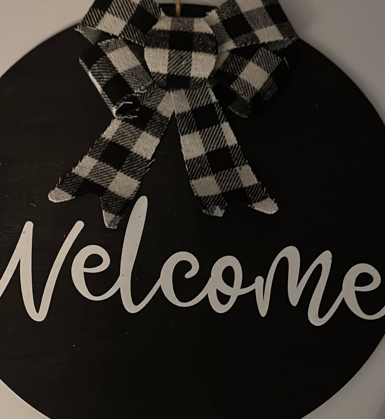 Round Welcome Door Sign with Buffalo Plaid Bow