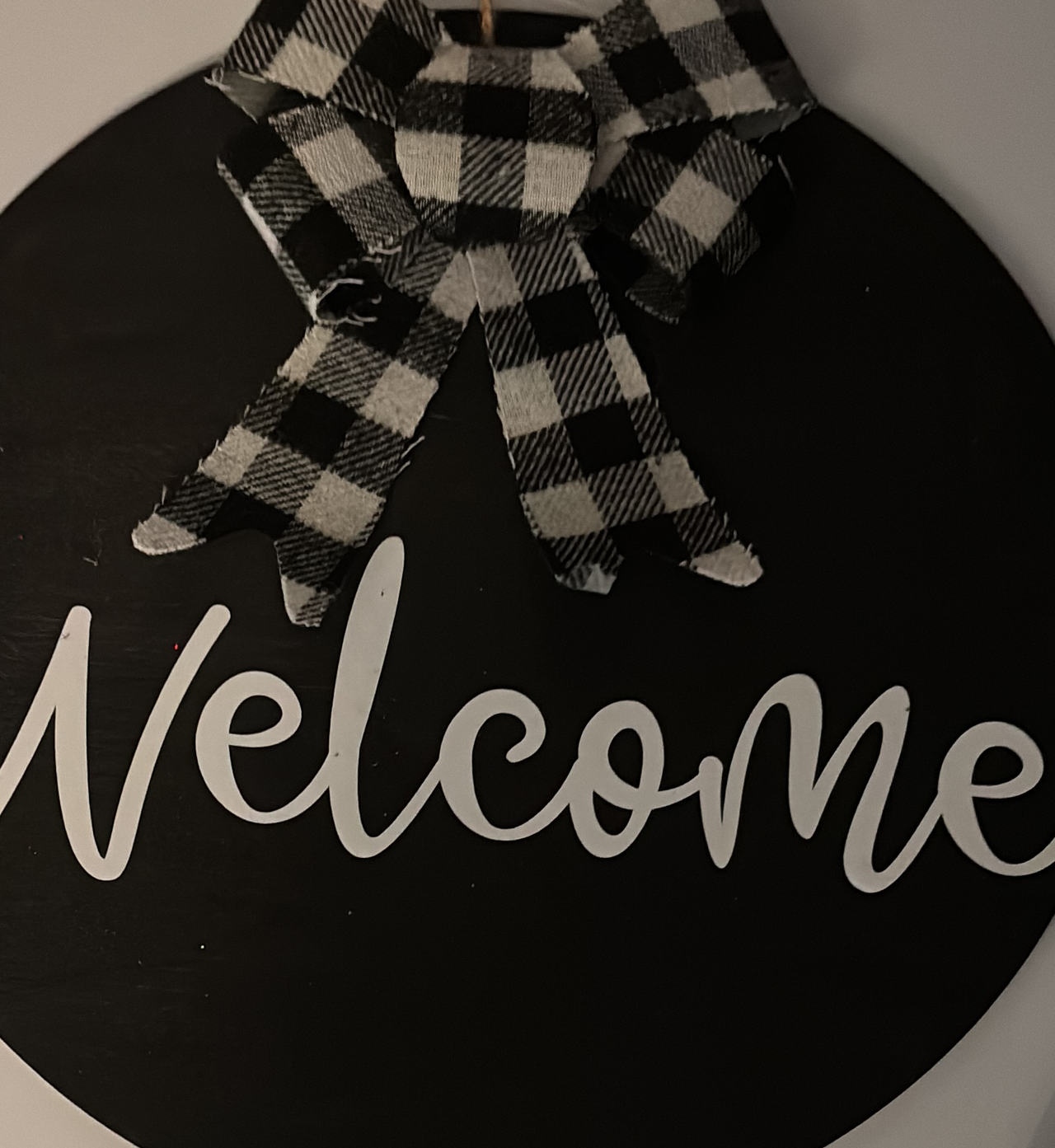 Round Welcome Door Sign with Buffalo Plaid Bow