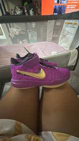 Nike LeBron 21 Field Purple Gold Kids - Image 3