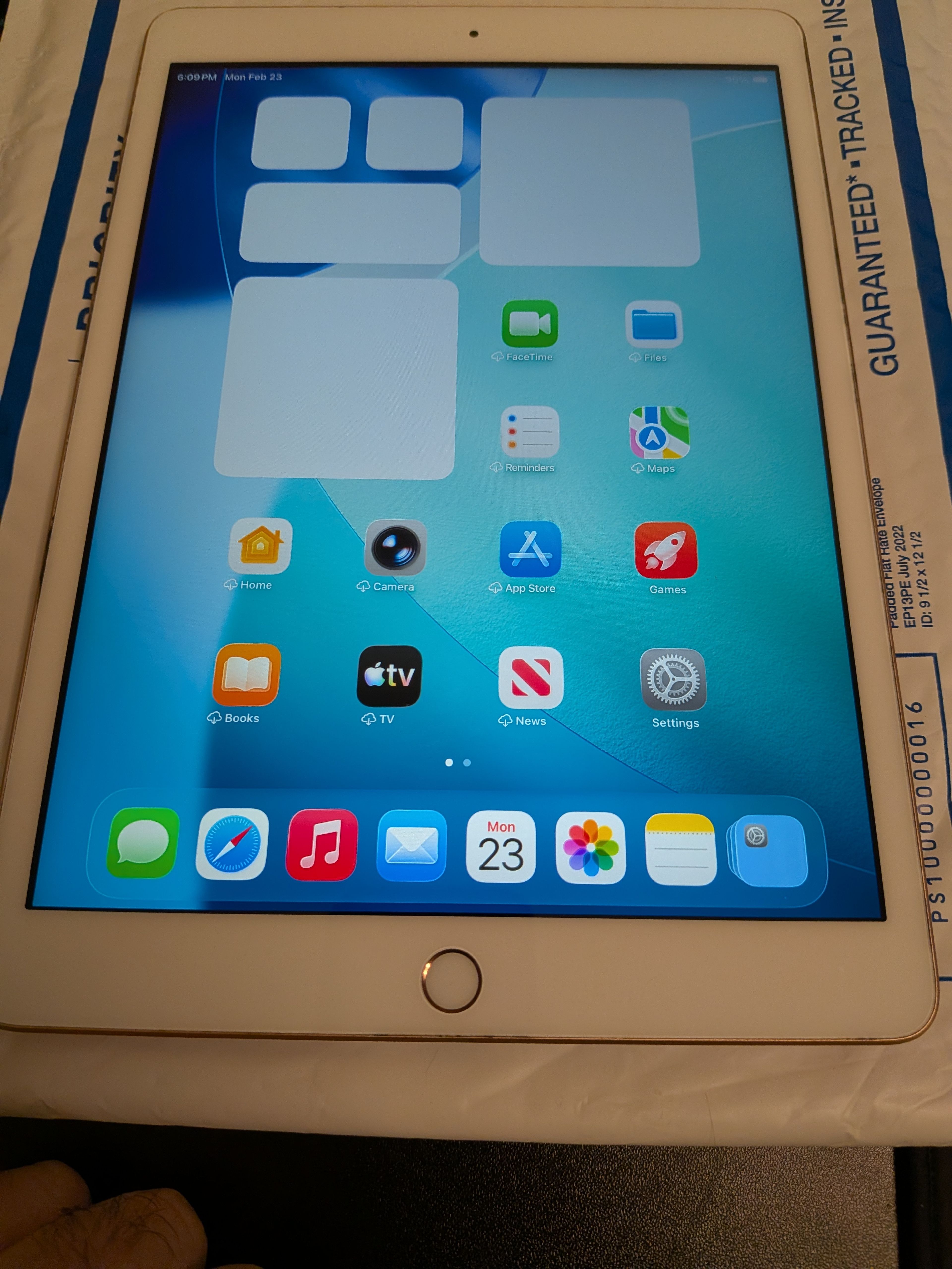 Apple iPad (8th generation) 32GB Wi-Fi Gold - Image 6