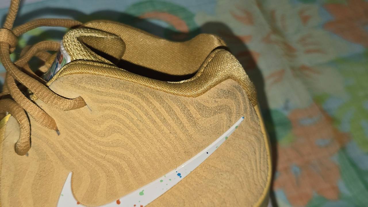 Nike Kyrie 4 Cinnamon Toast Crunch Size 6 Youth Pre-Owned