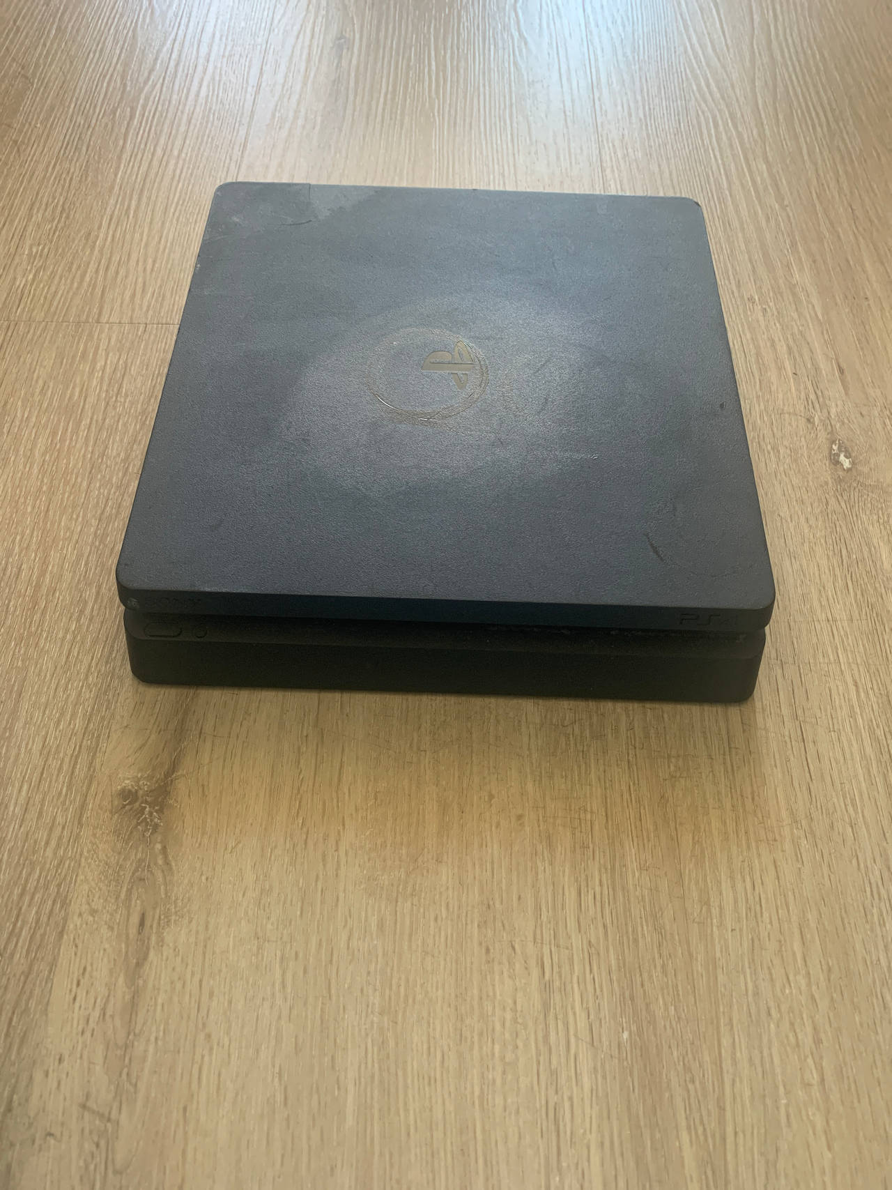 Sony PlayStation 4 Slim