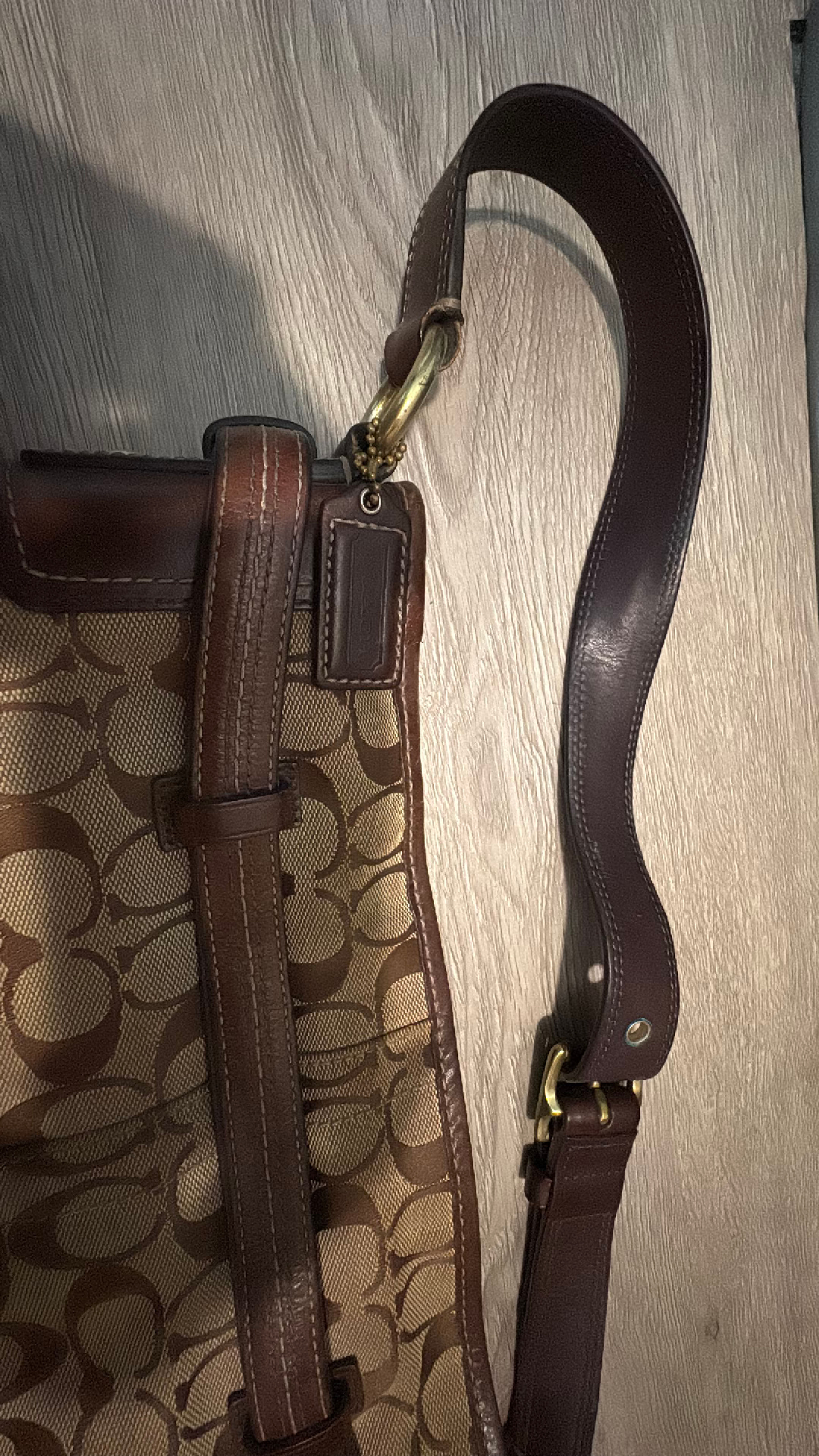 Coach Signature Hobo Bag - Image 5