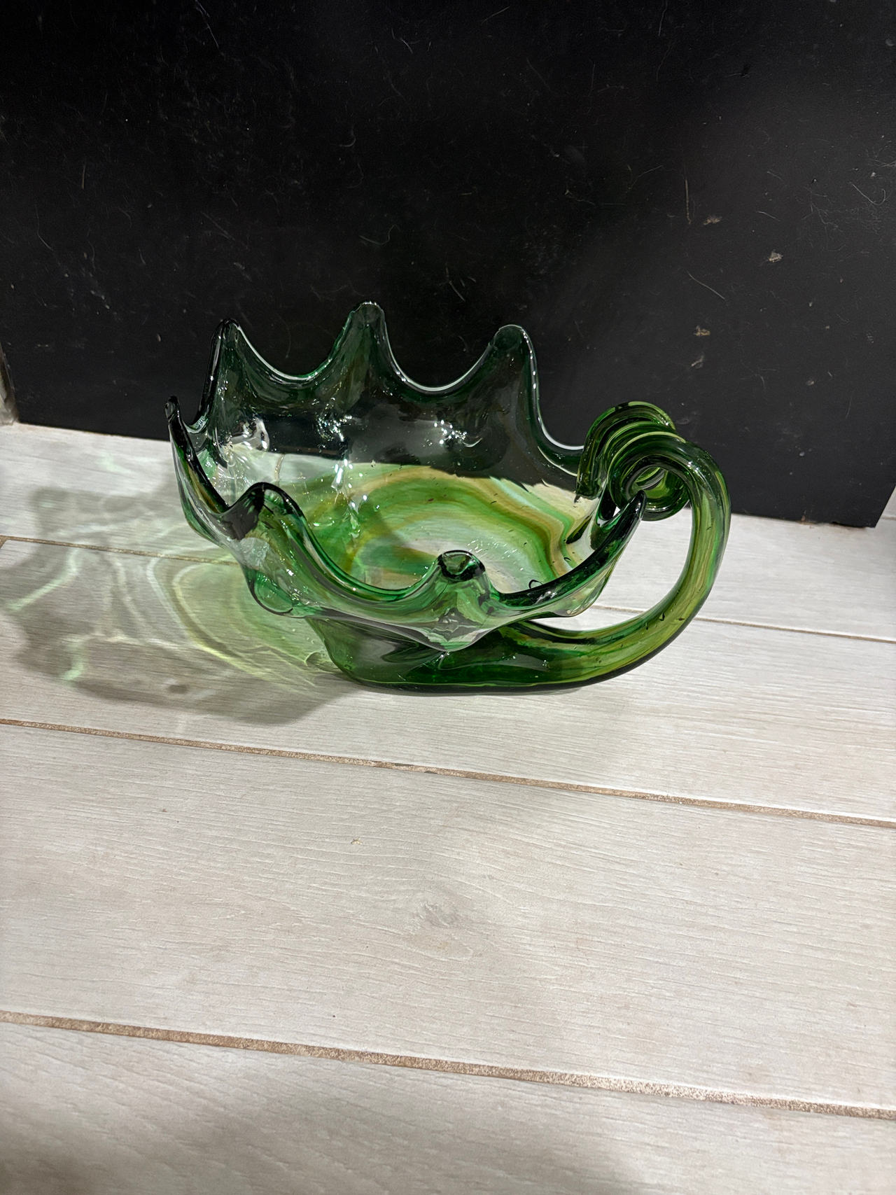 Mid-Century Modern Hand
Blown Green Glass Cornucopia
Bowl