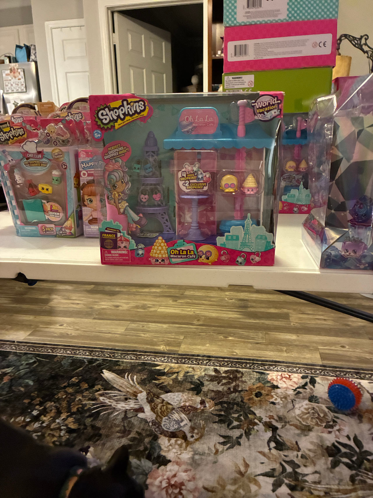 Shopkins World Vacation Oh La La Macaron Cafe