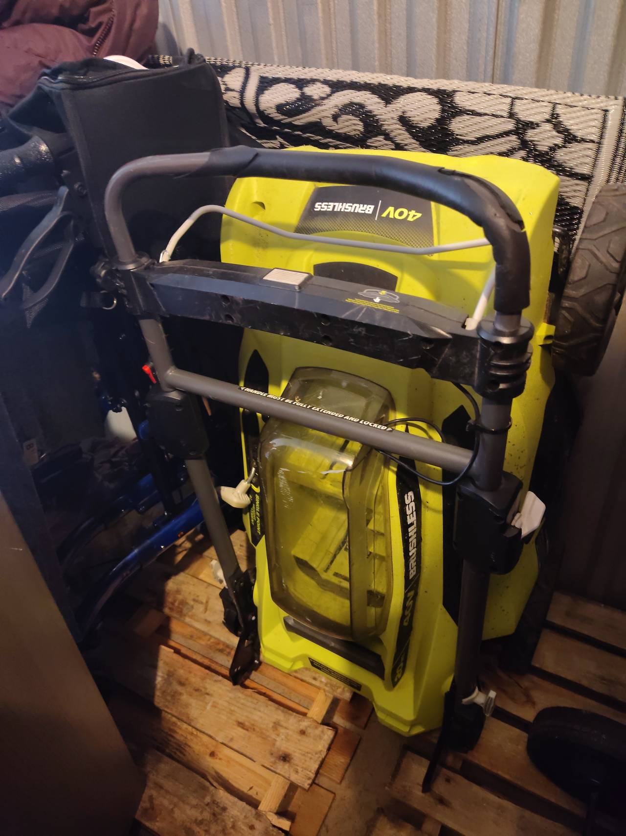 Ryobi 40V Brushless Cordless Walk-Behind Push Lawn Mower