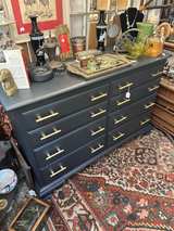 9-drawer dresser - Image 4