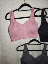 Puma Women's Seamless V-Neck Sports Bra 3-Pack - Image 3