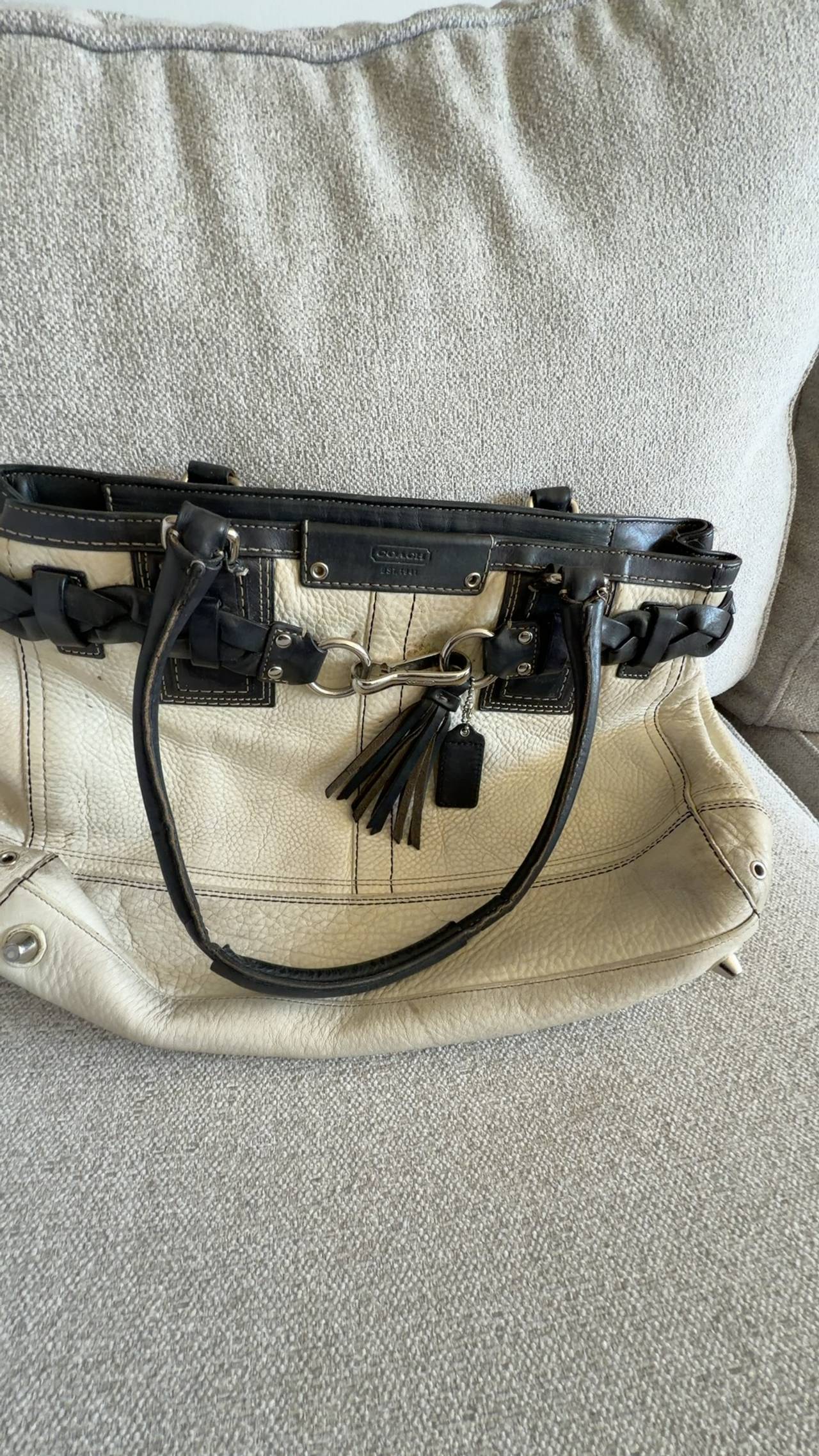 Coach Hampton Pebbled Leather Bag White/Black