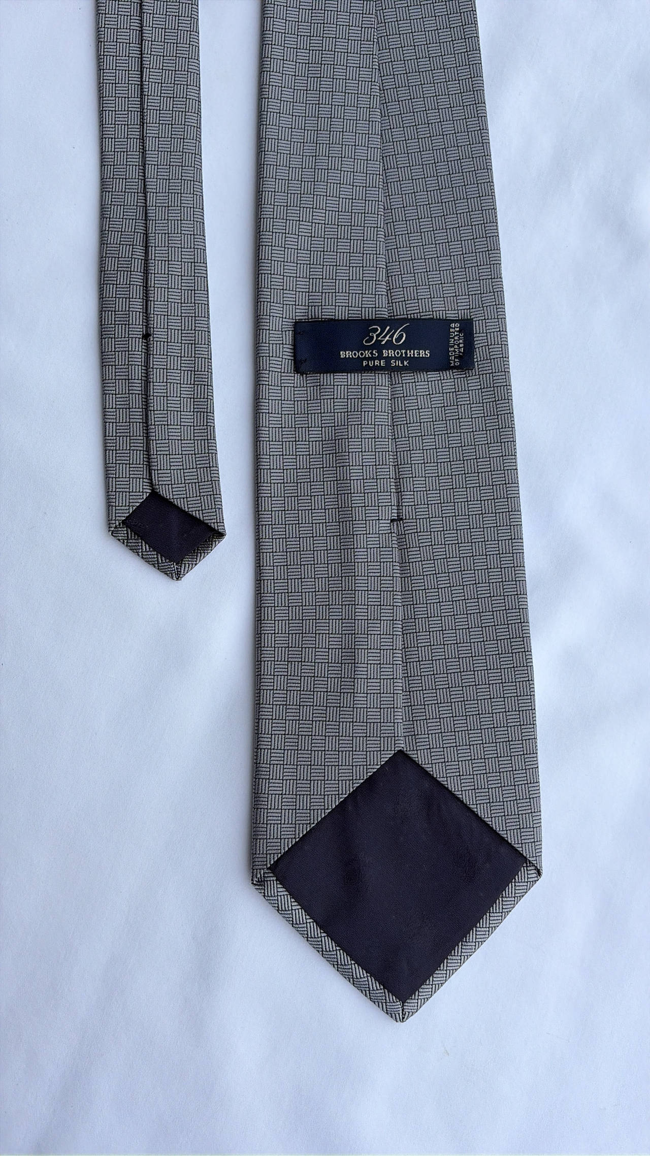 Brooks Brothers 346 Pure Silk Tie